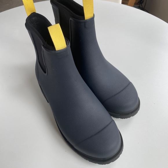 Like New · Bobbi Rain Boot · Midnight Blue - EU 42/USM10/USW11 - Picture 6 of 10